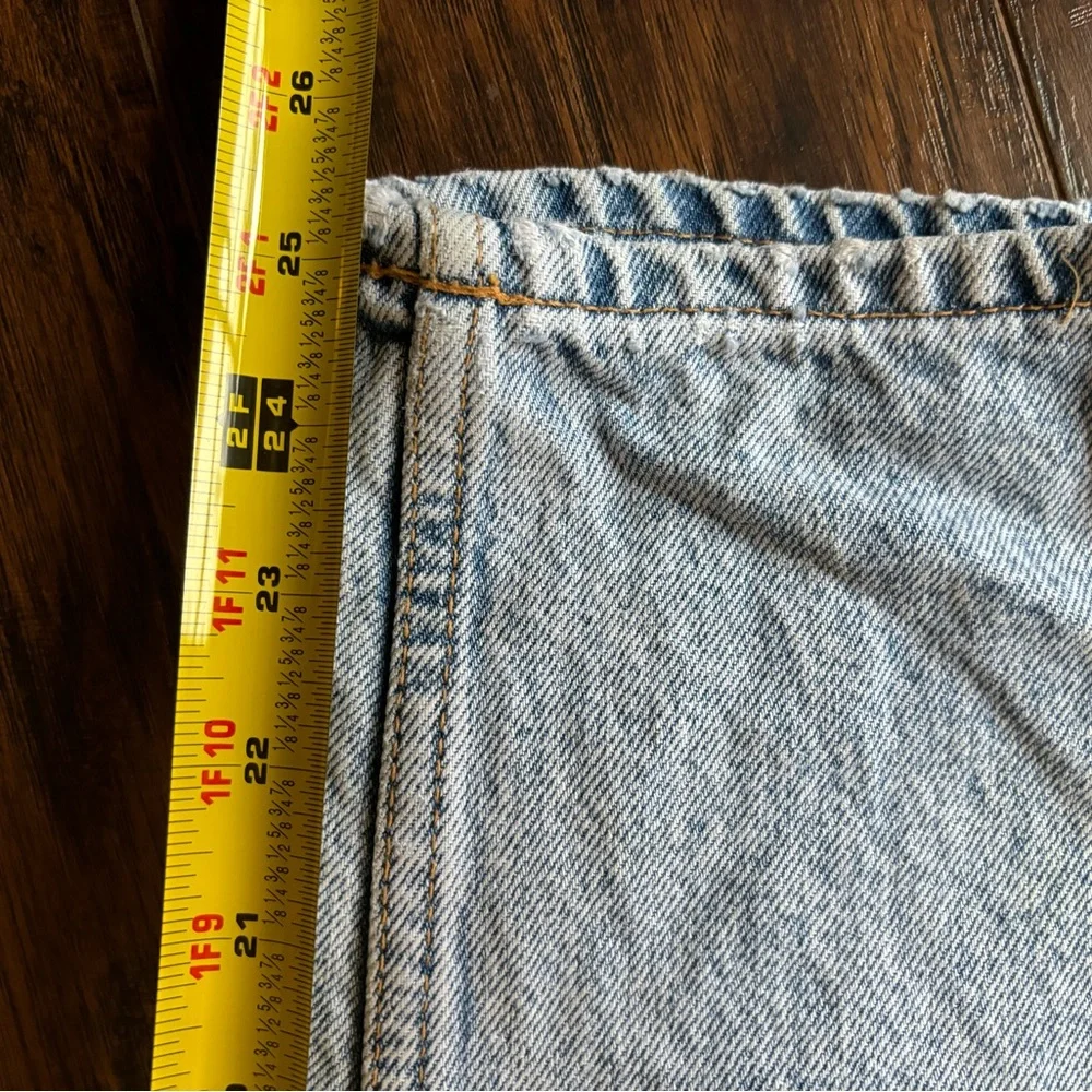 Zara Light Wash Relaxed Tapered Leg - Picture 10 of 10
